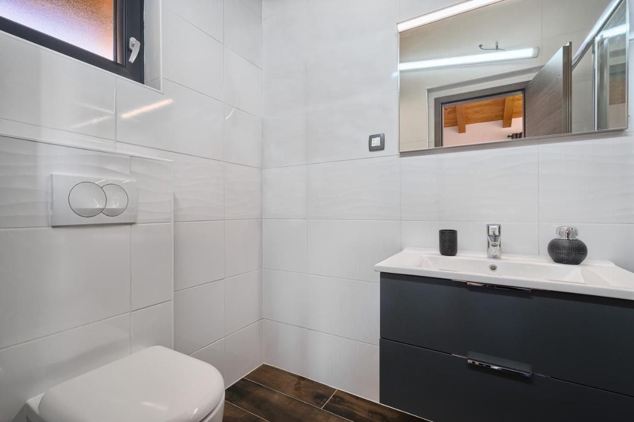 Kamp Lunga + Hotell Jezera Exteriör bild