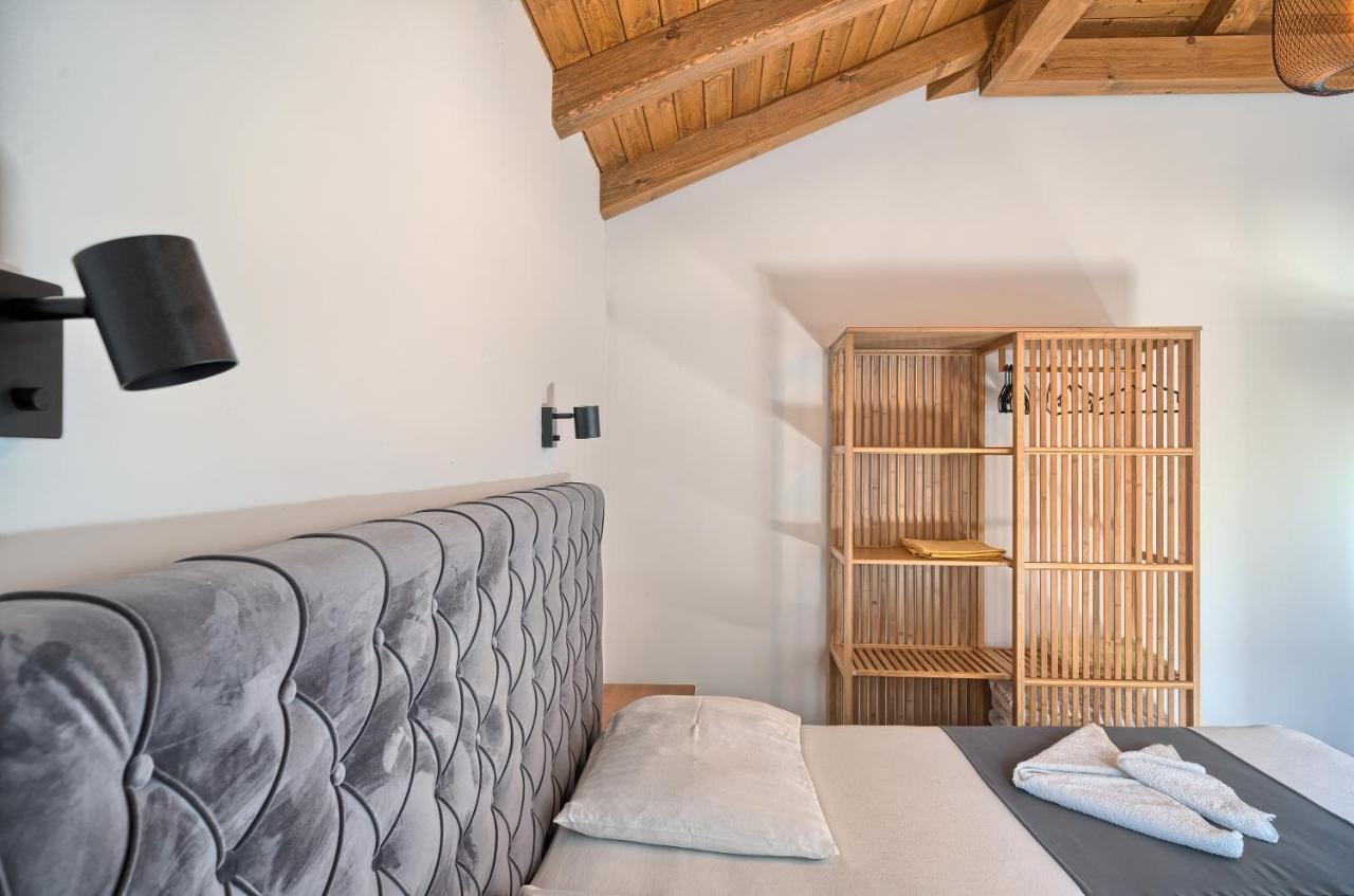 Kamp Lunga + Hotell Jezera Exteriör bild