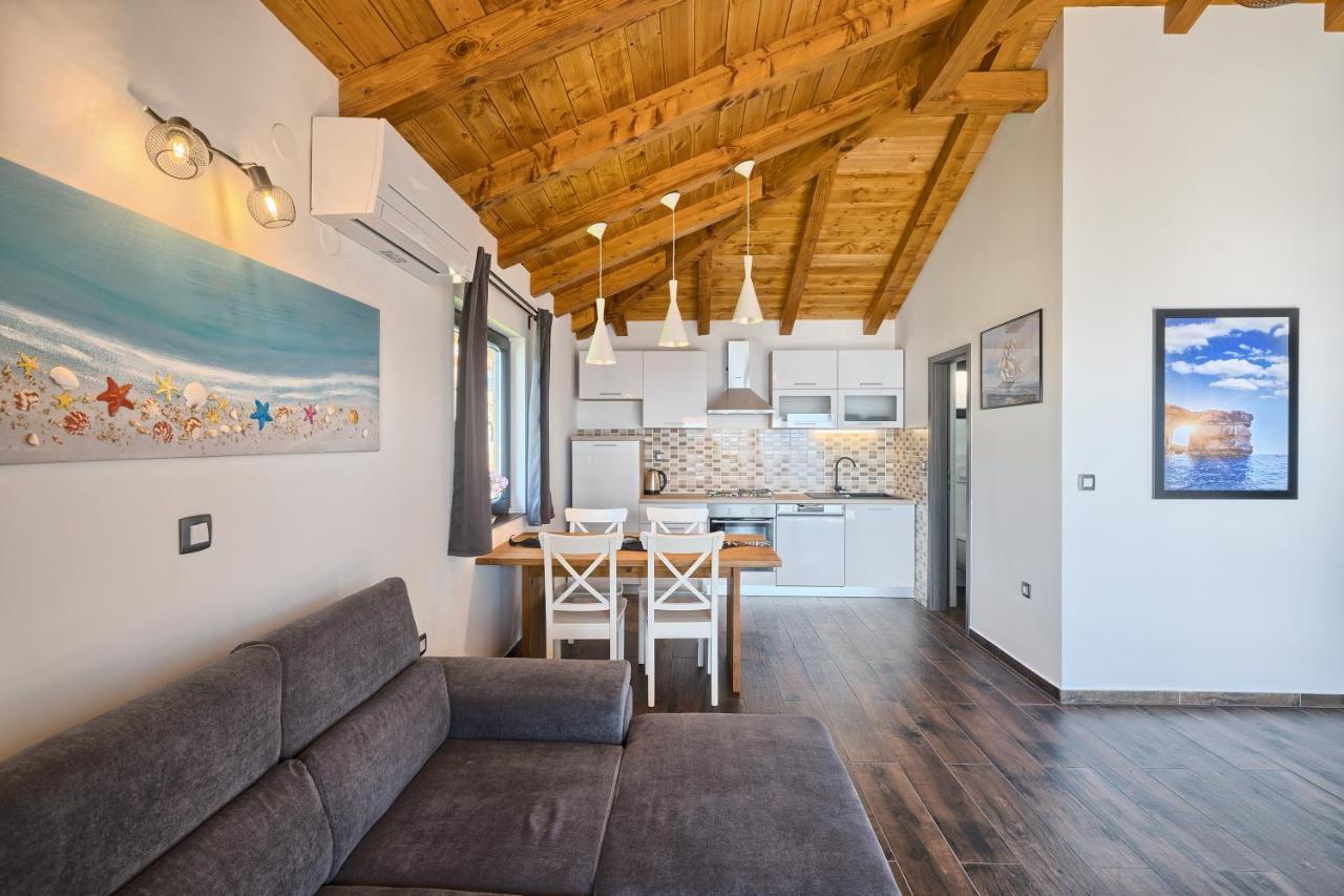 Kamp Lunga + Hotell Jezera Exteriör bild